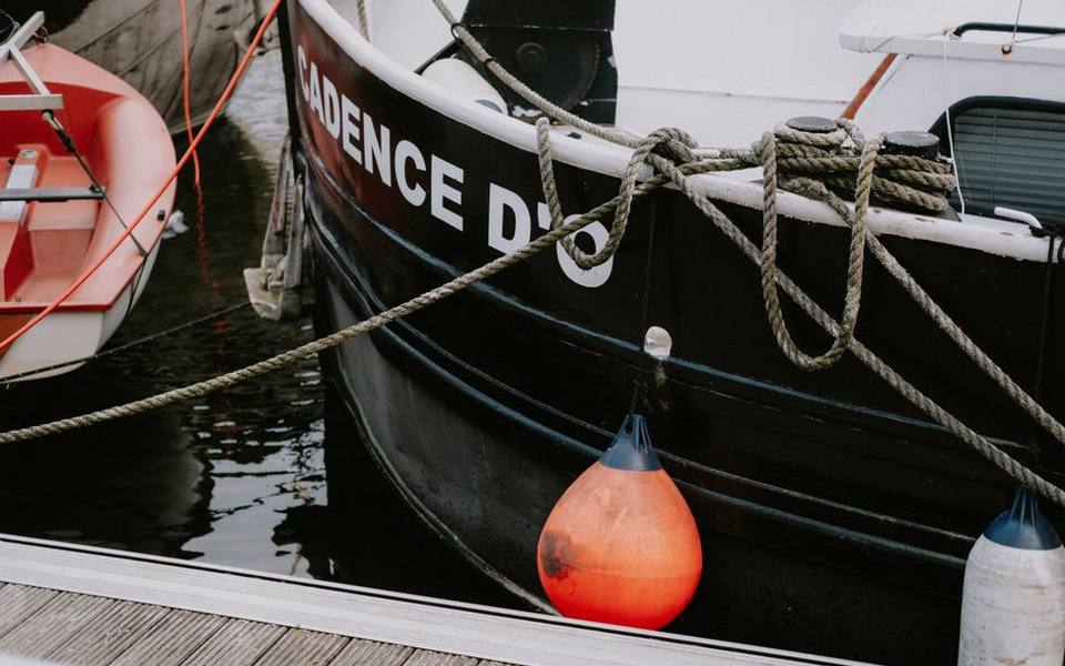 The anatomy of a mooring ball and tackle setup