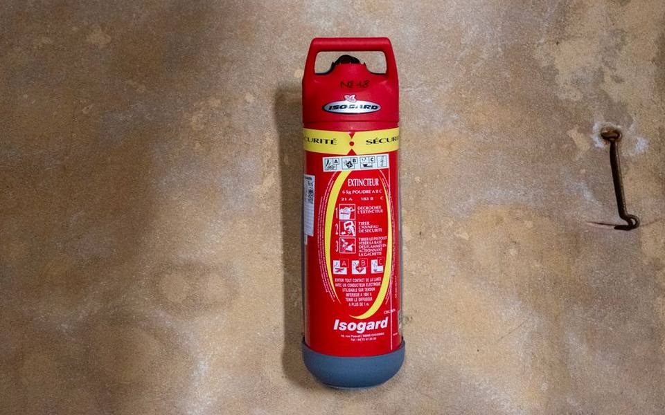 Disposable Versus Rechargeable Marine Extinguishers